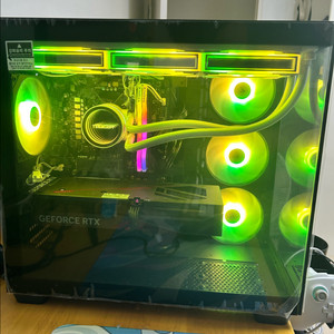 게이밍 PC RTX 4070 + 바이퍼 미니 + 키보드