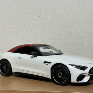 1:18 SL63 Amg