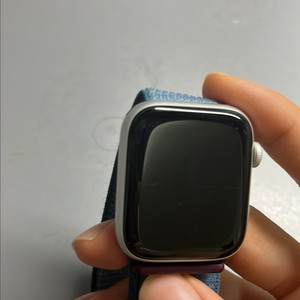애플워치 se2 44mm 23에 사실분 계신가요..