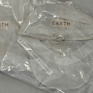얼스디아카이브 EARTH 볼캡 크림