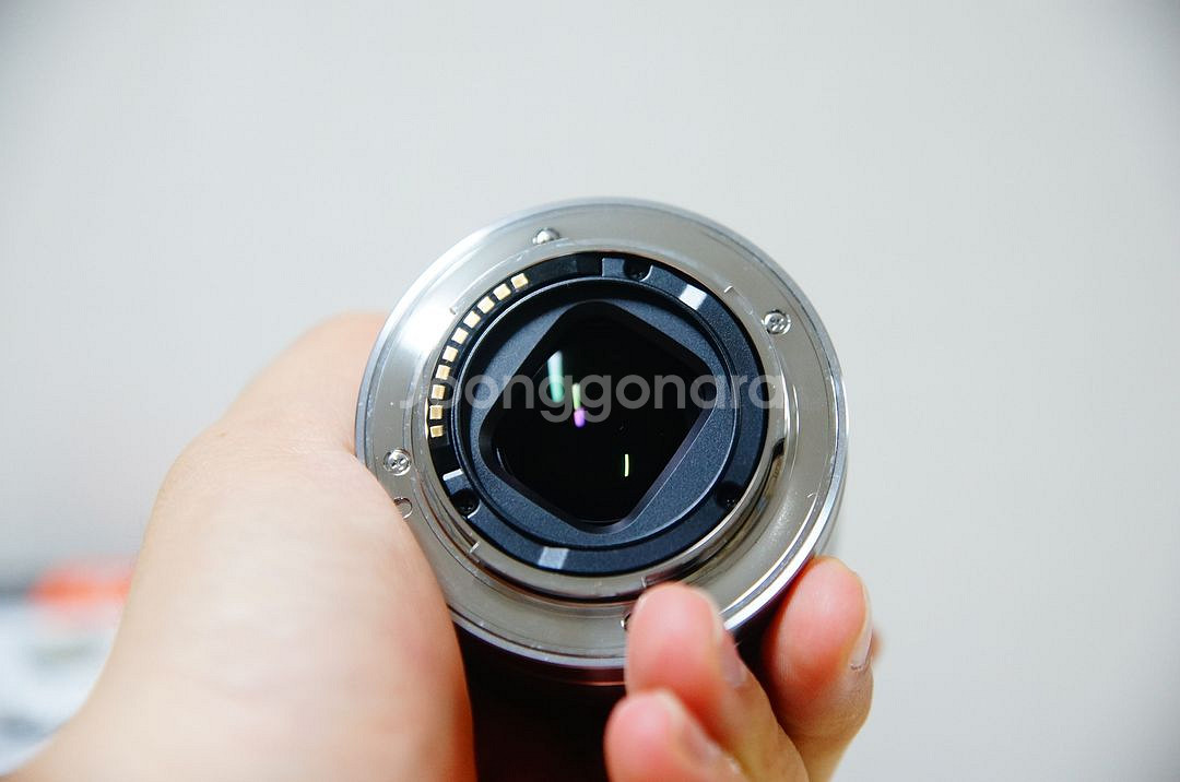 [소니] 여친렌즈 SEL 50mm f1.8 실버--4