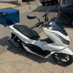 혼다 pcx125 22년 abs 화이트컬러 팝니다