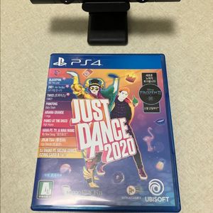 PS4 카메라 및 저스트댄스2020 팝니다.
