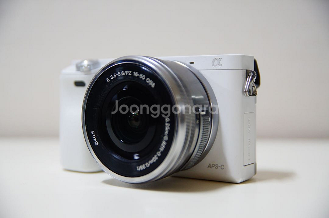 [소니] A6000 화이트 3,468컷 팝니다.--8