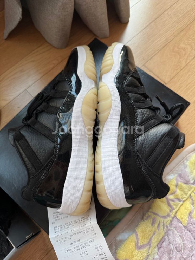 조던11 로우 72-10 260 중고팝니다!--3