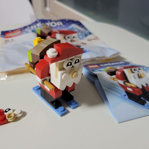 레고 30580 폴리백 산타 팝니다.