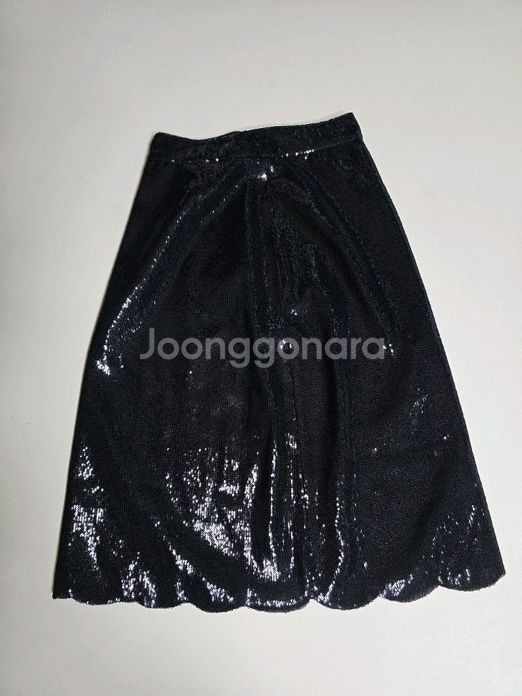 Miu Miu 시퀸 미디스커트 (정품)55--0