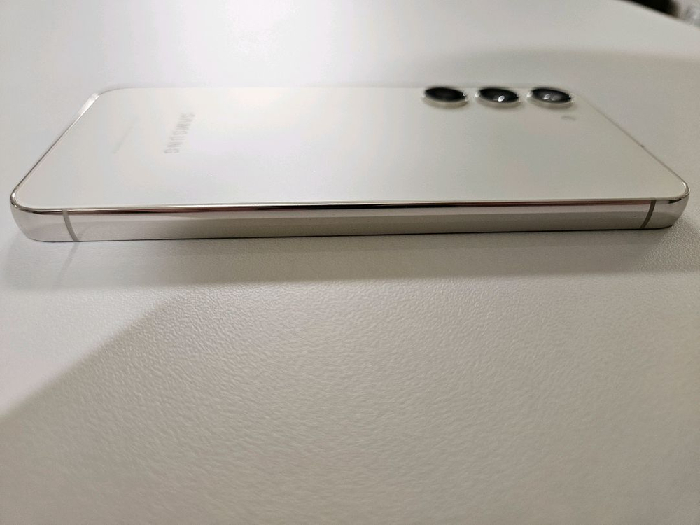 갤럭시S23 S급 상태좋은 휴대폰 팔아요--2