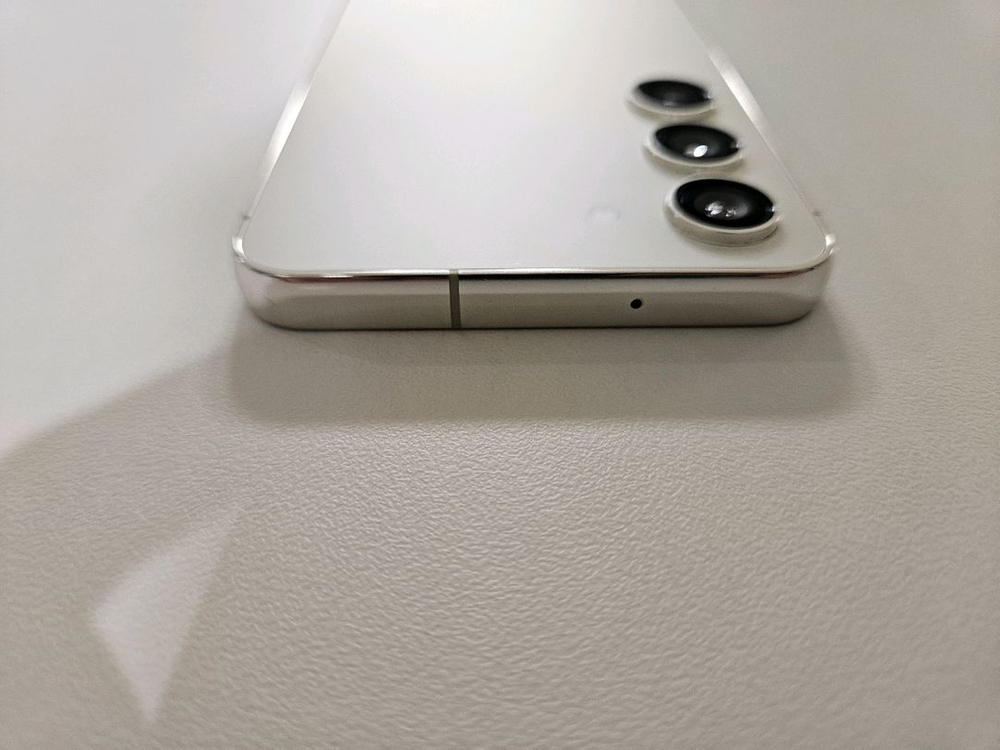 갤럭시S23 S급 상태좋은 휴대폰 팔아요--3