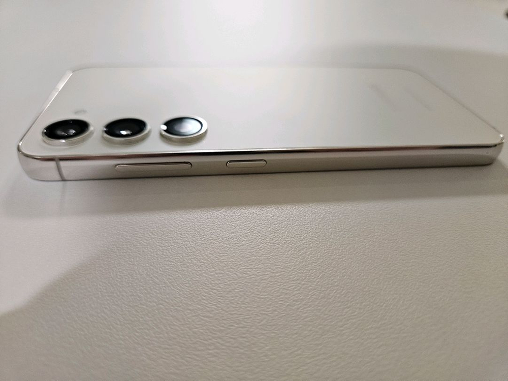 갤럭시S23 S급 상태좋은 휴대폰 팔아요--4