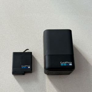 고프로(GoPro) 정품 충전기 및 배터리