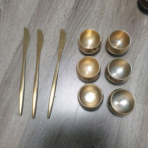 놋그릇 술잔 나이프