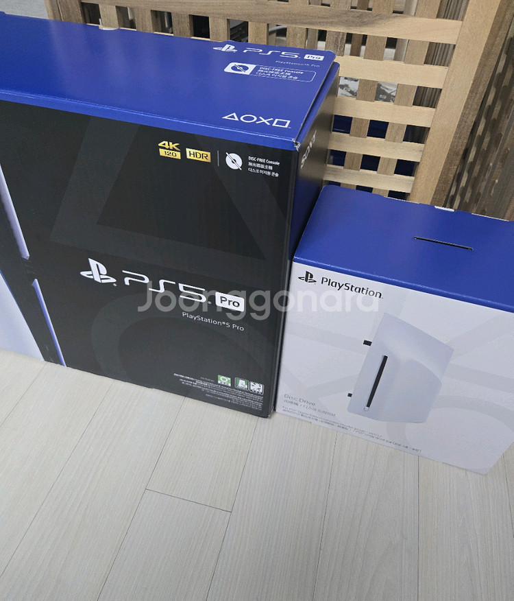 PS5 Pro 디스크 포함 팝니다--3