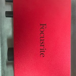 스칼렛 2i2 4세대 오인페