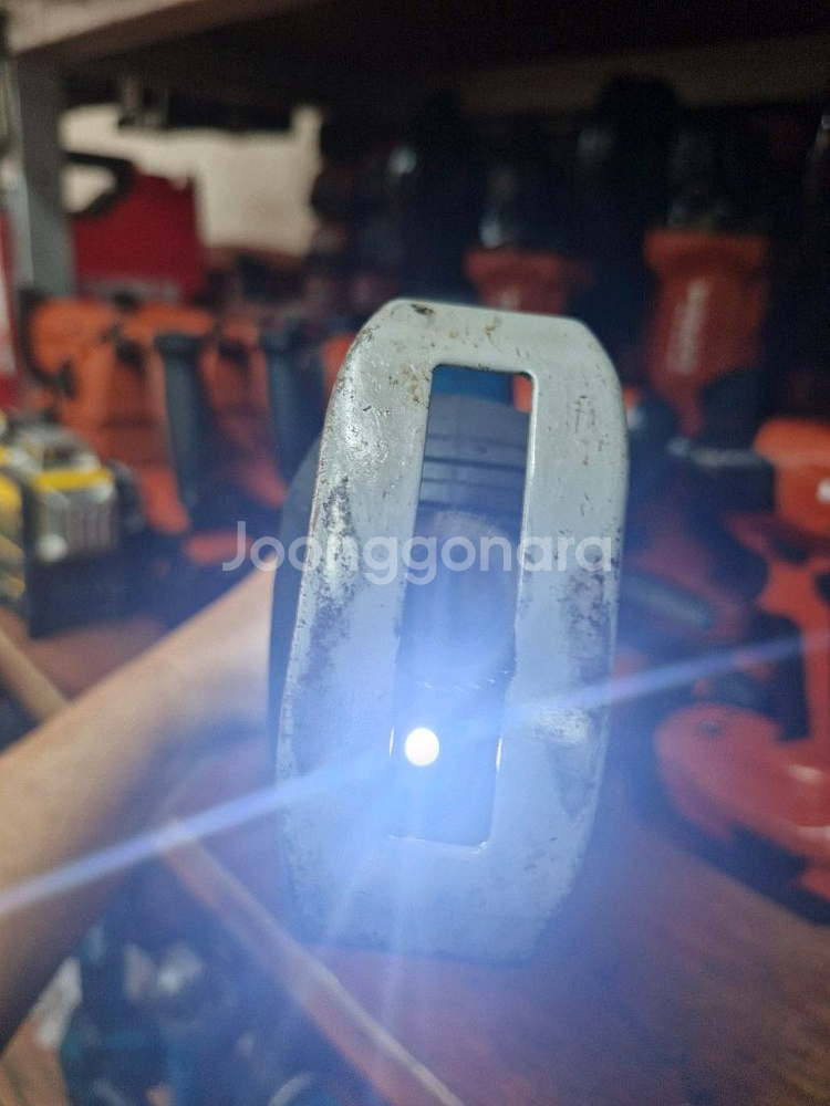 보쉬충전컷쏘18V5.0AH배터리포함 원핸드컷쏘 전기톱--5