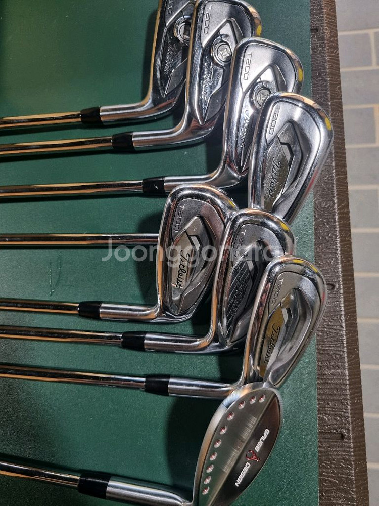 타이틀리스트 T200 아이언셋트 판매합니다--1
