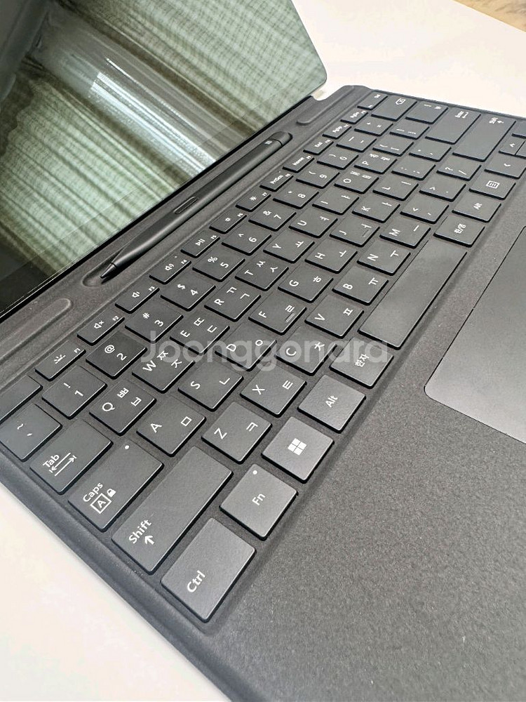 서피스프로8 i7, 16gb램, 512g ssd 민트급--1