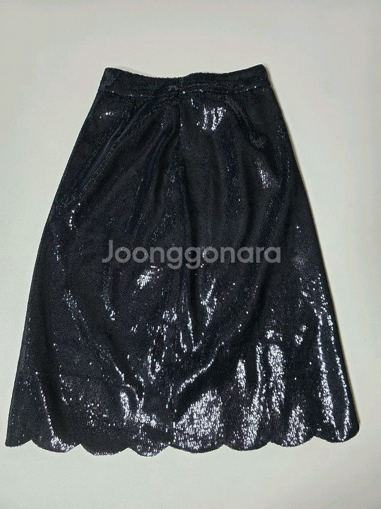 Miu Miu 시퀸 미디스커트 (정품)--1