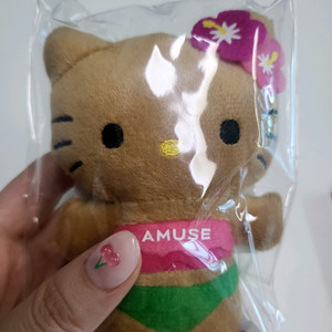 어뮤즈 헬로키티 태닝키티 인형
