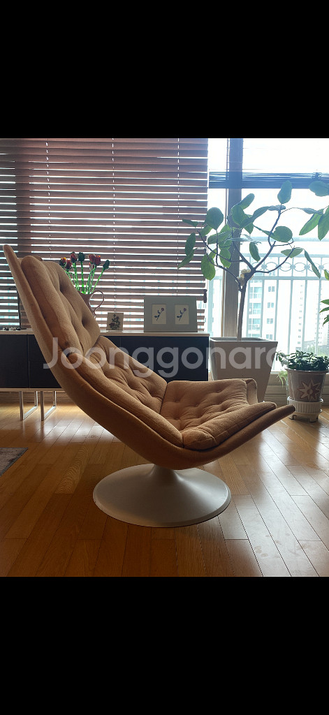 아티포트 Pierre Paulin F588 라운지체어--3