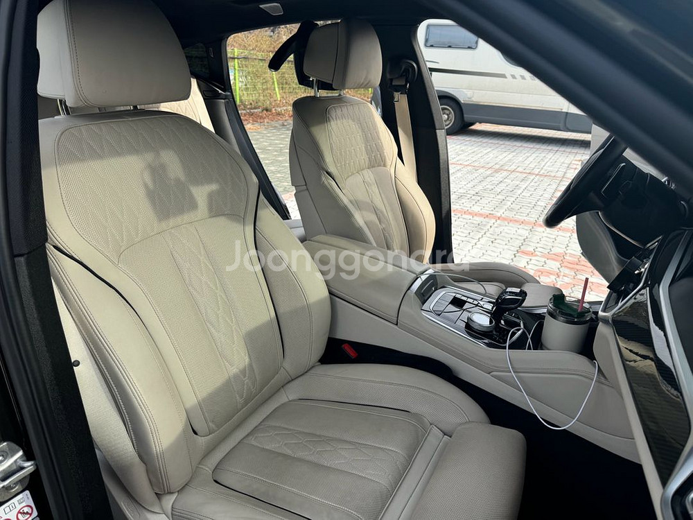 bmw x6 m50i 운용리스 판매합니다--3