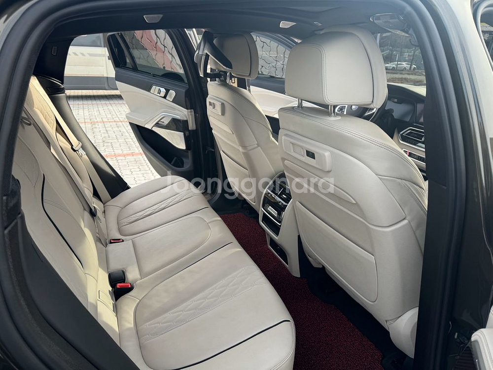 bmw x6 m50i 운용리스 판매합니다--4