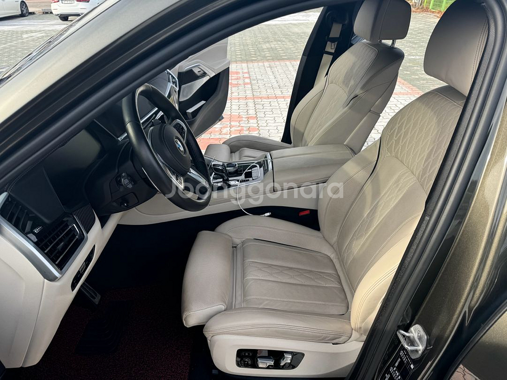 bmw x6 m50i 운용리스 판매합니다--5