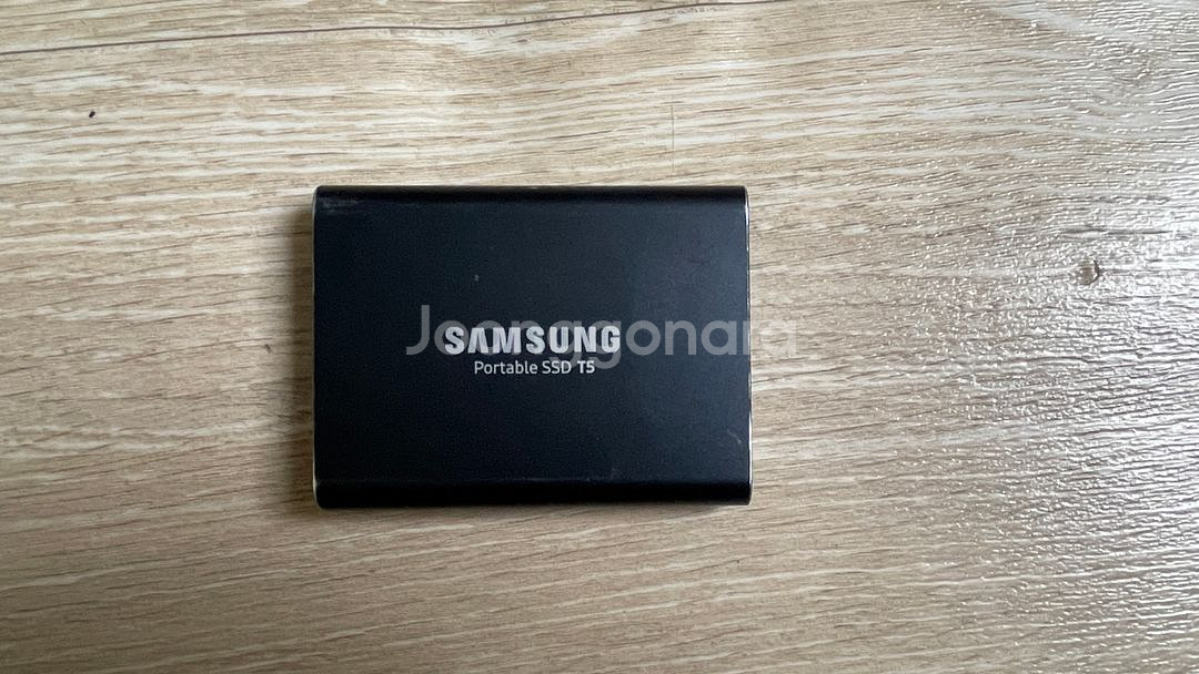 삼성전자 포터블 SSD 1T 판매합니다. (6%사용)--1