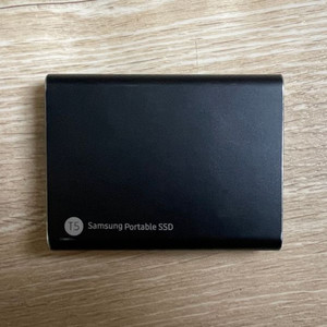 삼성전자 포터블 SSD 1T 판매합니다. (6%사용)