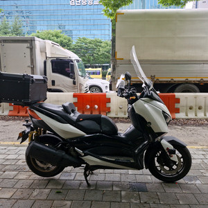 18년식 XMAX300