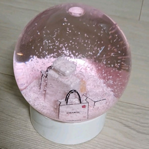 샤넬 스노우볼 판매합니다