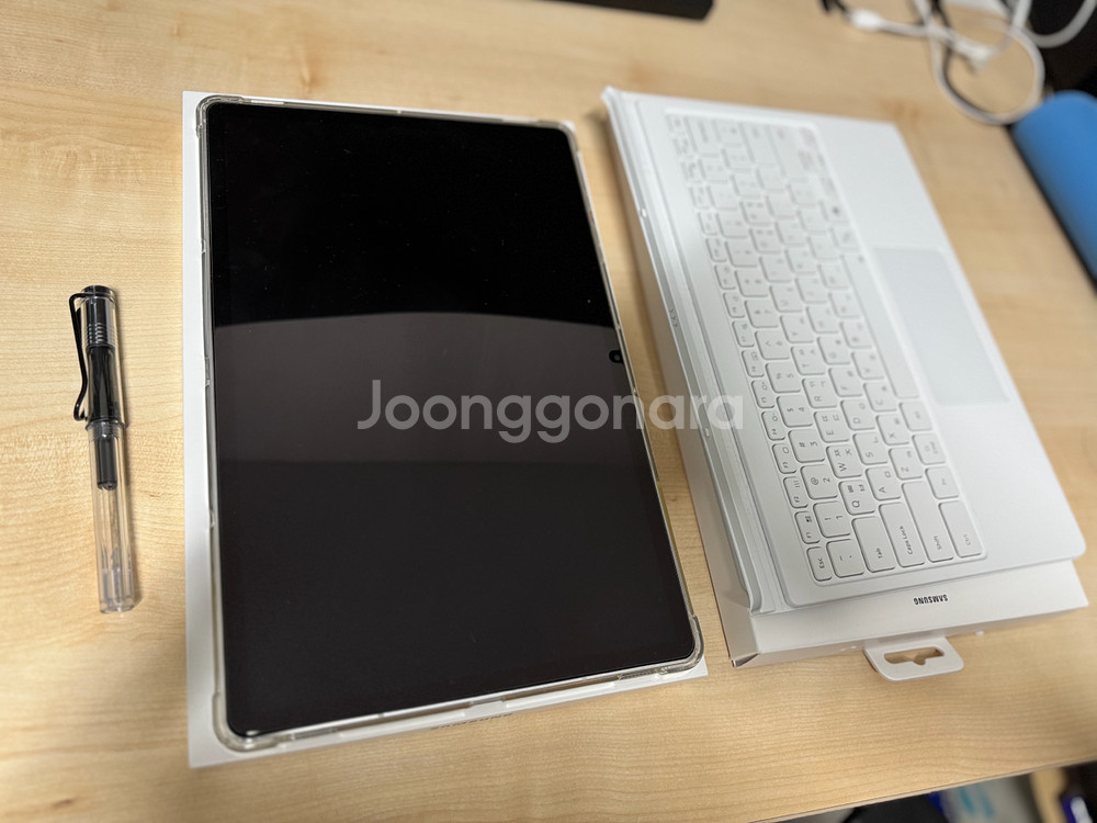 갤럭시탭 s10 플러스 256g 실버 + 키보드케이스--1