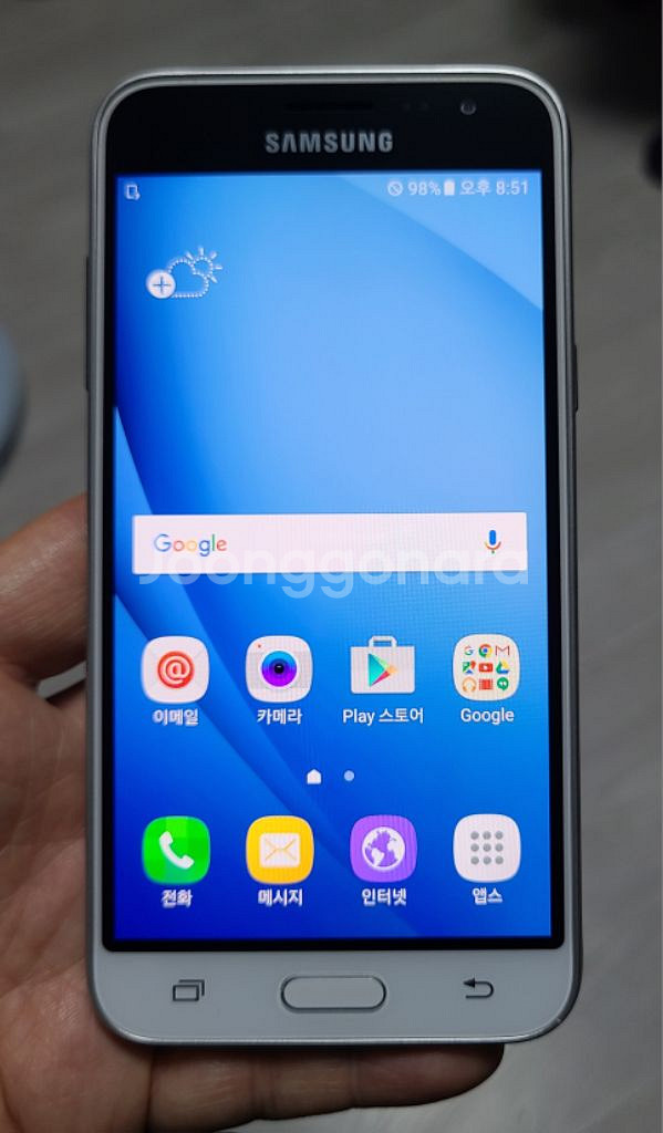 갤럭시 J3(J320) 화이트 팝니다.--0