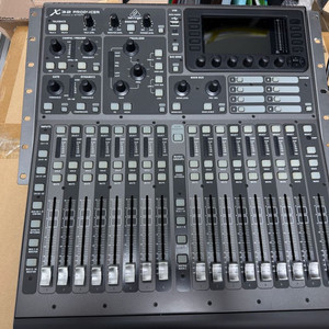 x32 producer 프로듀서 판매합니다.