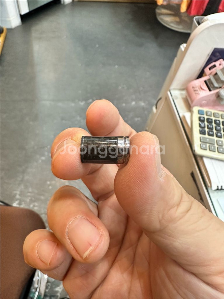 BMW 타이어 벨브 카본 캡 판매합니다--3
