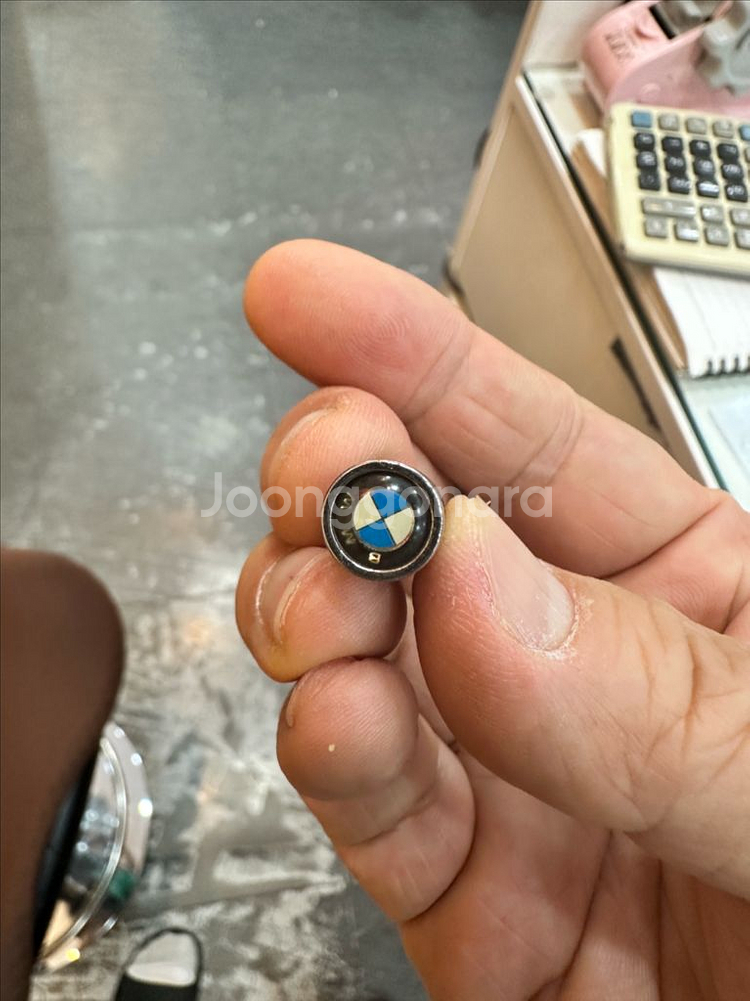 BMW 타이어 벨브 카본 캡 판매합니다--2
