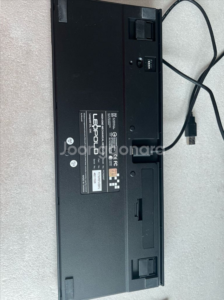 레오폴드 FC750RBT 블랙 갈축 블루투스 키보드--3