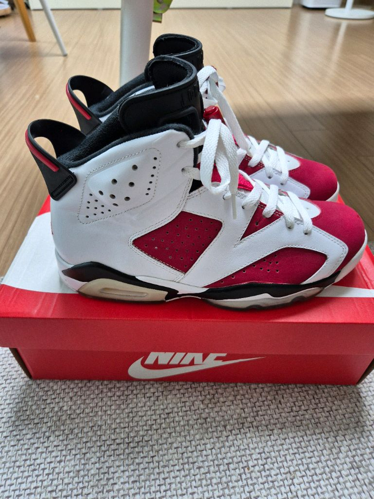 나이키 조던6 카마인 이미지