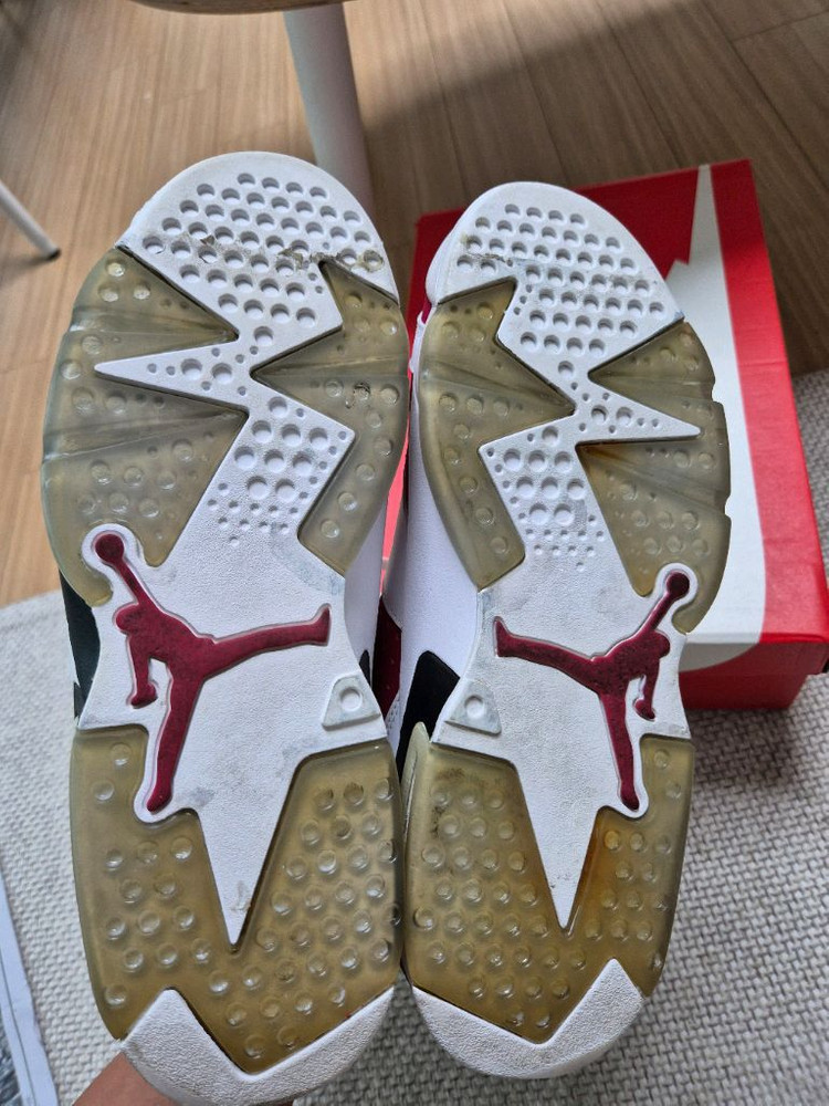 나이키 조던6 카마인 이미지