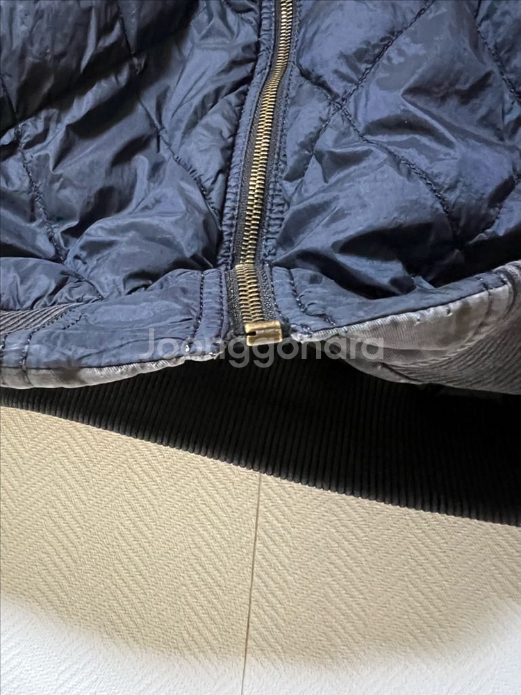 버버리 브릿 양면 퀼팅 패딩 m--9