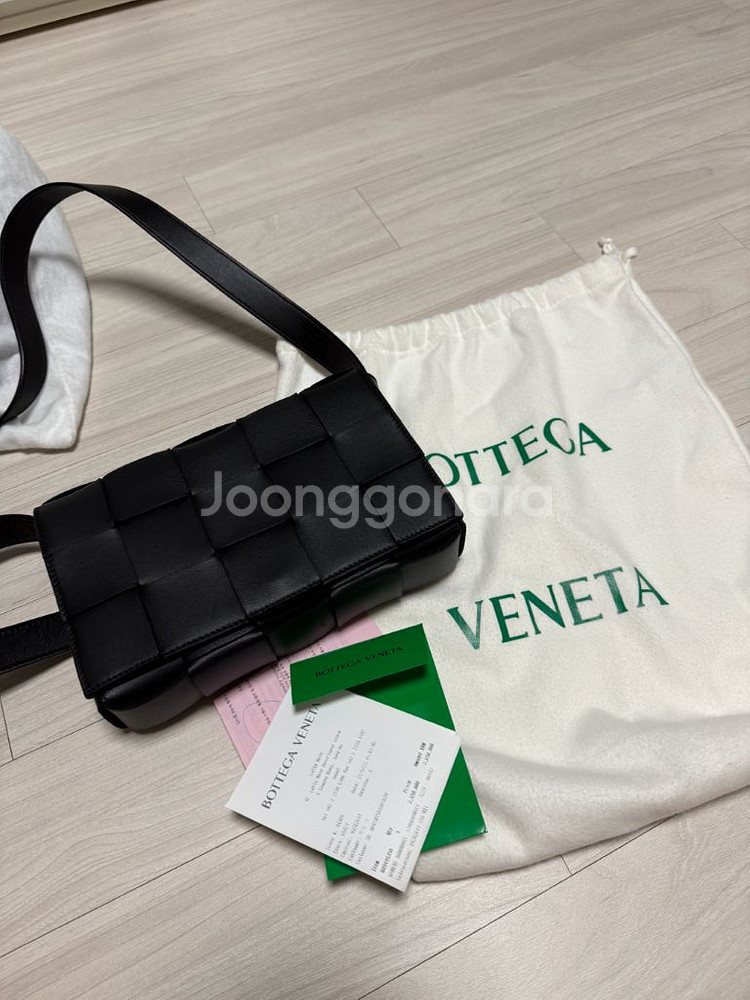 보테가 카세트 백 블랙--0