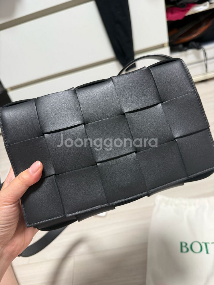 보테가 카세트 백 블랙--1