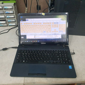 부품용 삼성노트북 NT270E5J-K24 힌지파손
