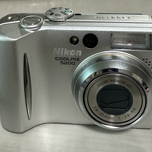 니콘 쿨픽스 5200디카