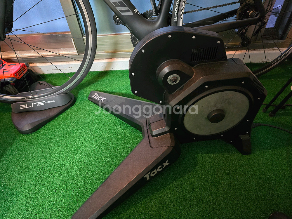 tacx 지전가 스마트 트레이너--0
