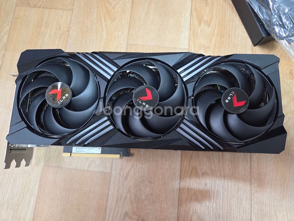 PNY XLR8 RTX 4080 super epic-x--1