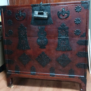 골동품 앤틱 인테리어 전통 고가구 철장석 반닫이 장식장