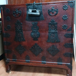 골동품 앤틱 인테리어 전통 고가구 철장석 반닫이 장식장