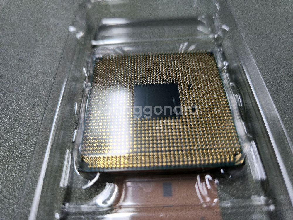 AMD RYZEN 5700X--2