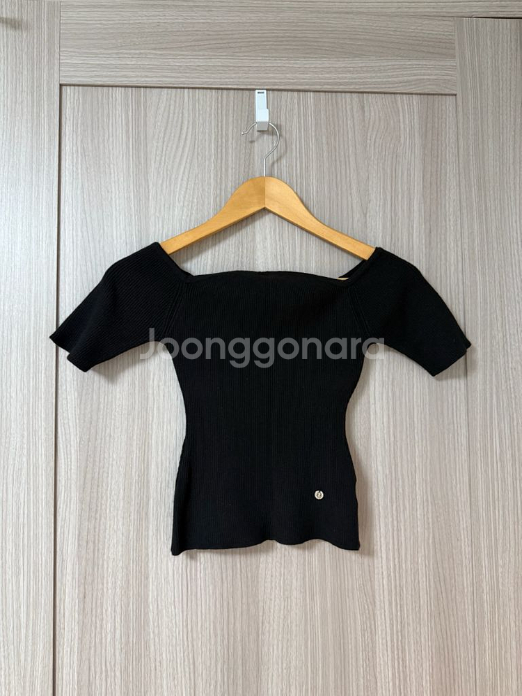 Upper Lips Knit (black)--1